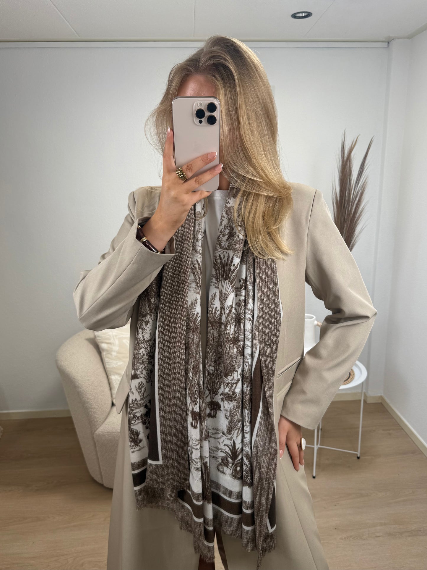 Classic Scarf Dark Brown
