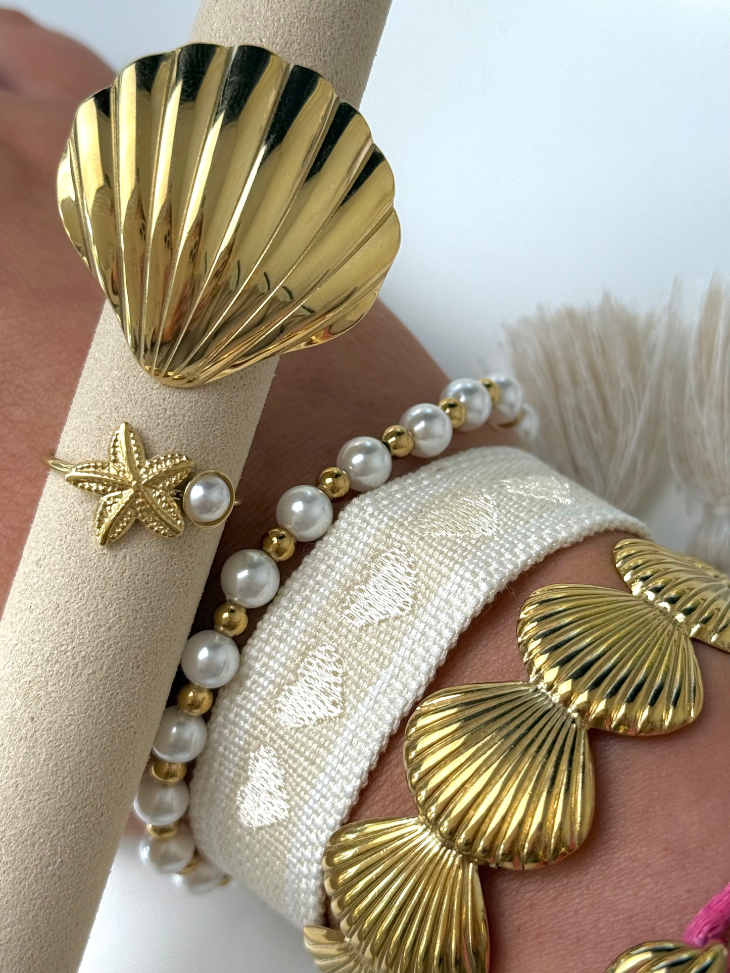 Shell Chic Armband