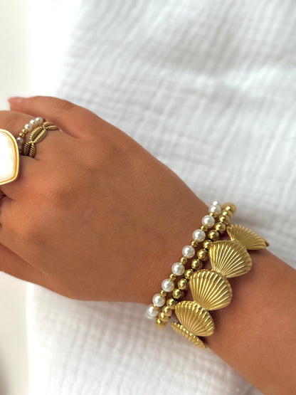 Shell Chic Armband