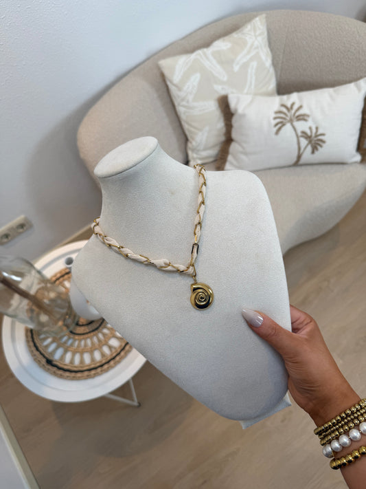 Shell Belle Necklace